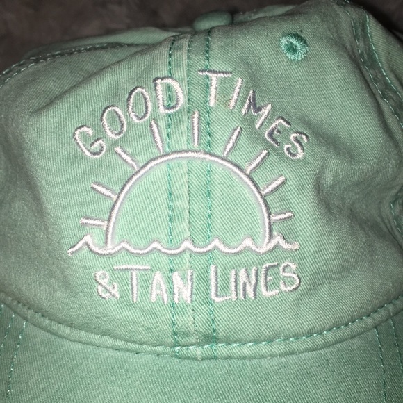 NWT. Hat. - Picture 2 of 4